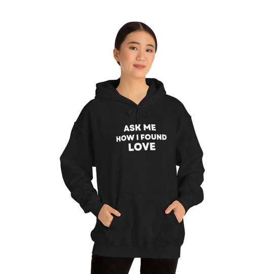 Love, Unisex Heavy Blend™ Hooded Sweatshirt (ENG CDN)