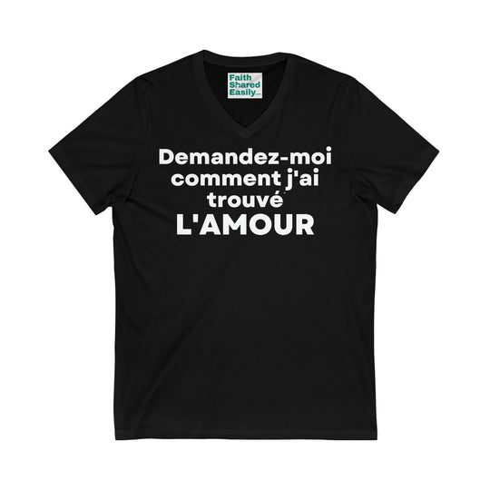 L'amour/Love, Unisex Jersey Short Sleeve V-Neck Tee (FR EU)