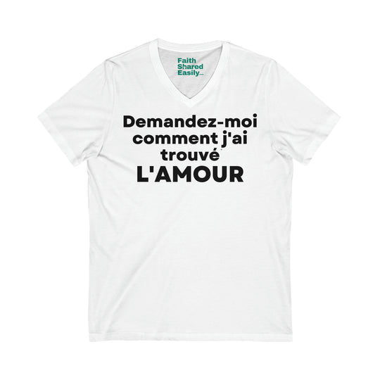 L'amour/Love, Unisex Jersey Short Sleeve V-Neck Tee (FR EU)