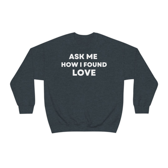 Love (DE), Unisex Heavy Blend™ Crewneck Sweatshirt